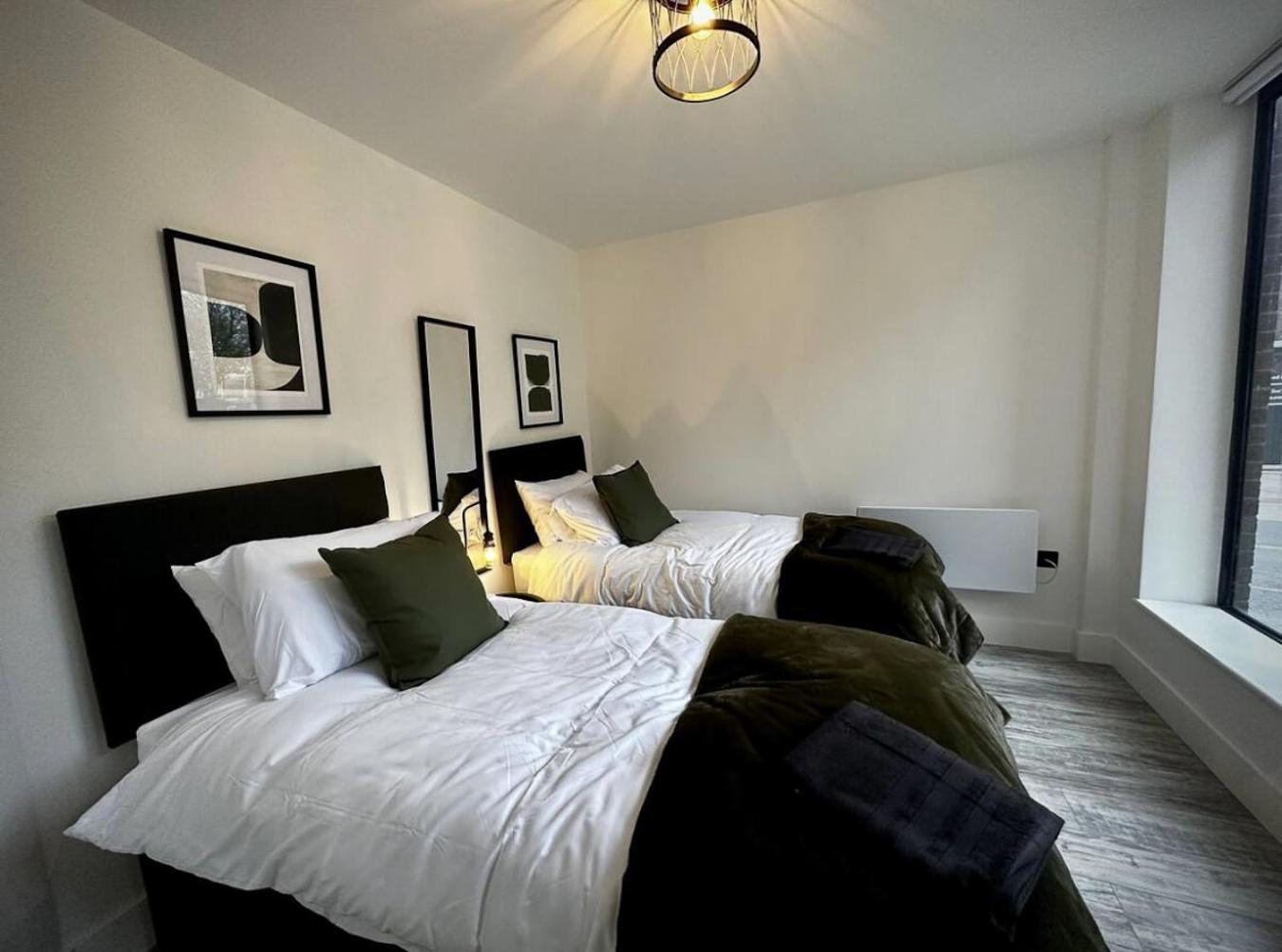 Suite Swindon Escape In Town Centre - Free Parking Ngoại thất bức ảnh